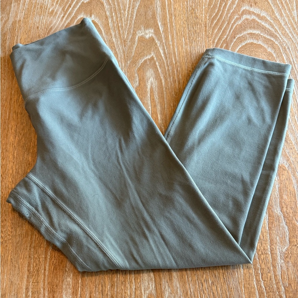 LULULEMON High Waisted Women’s Olive Green Crop Leggings Size‎ 6